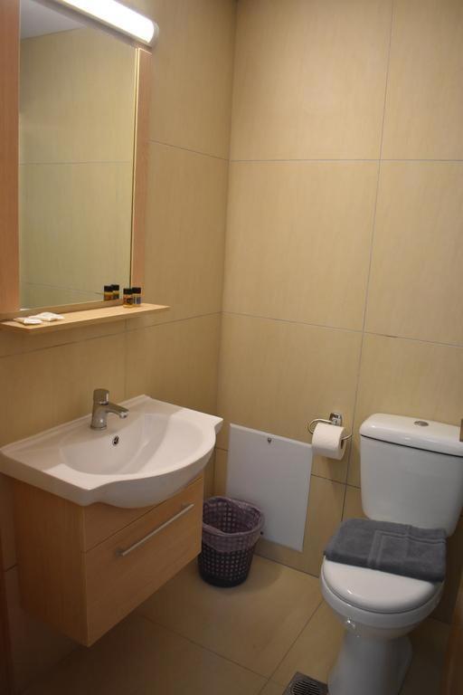 Hotel Ritsa Kaména Voúrla Eksteriør bilde