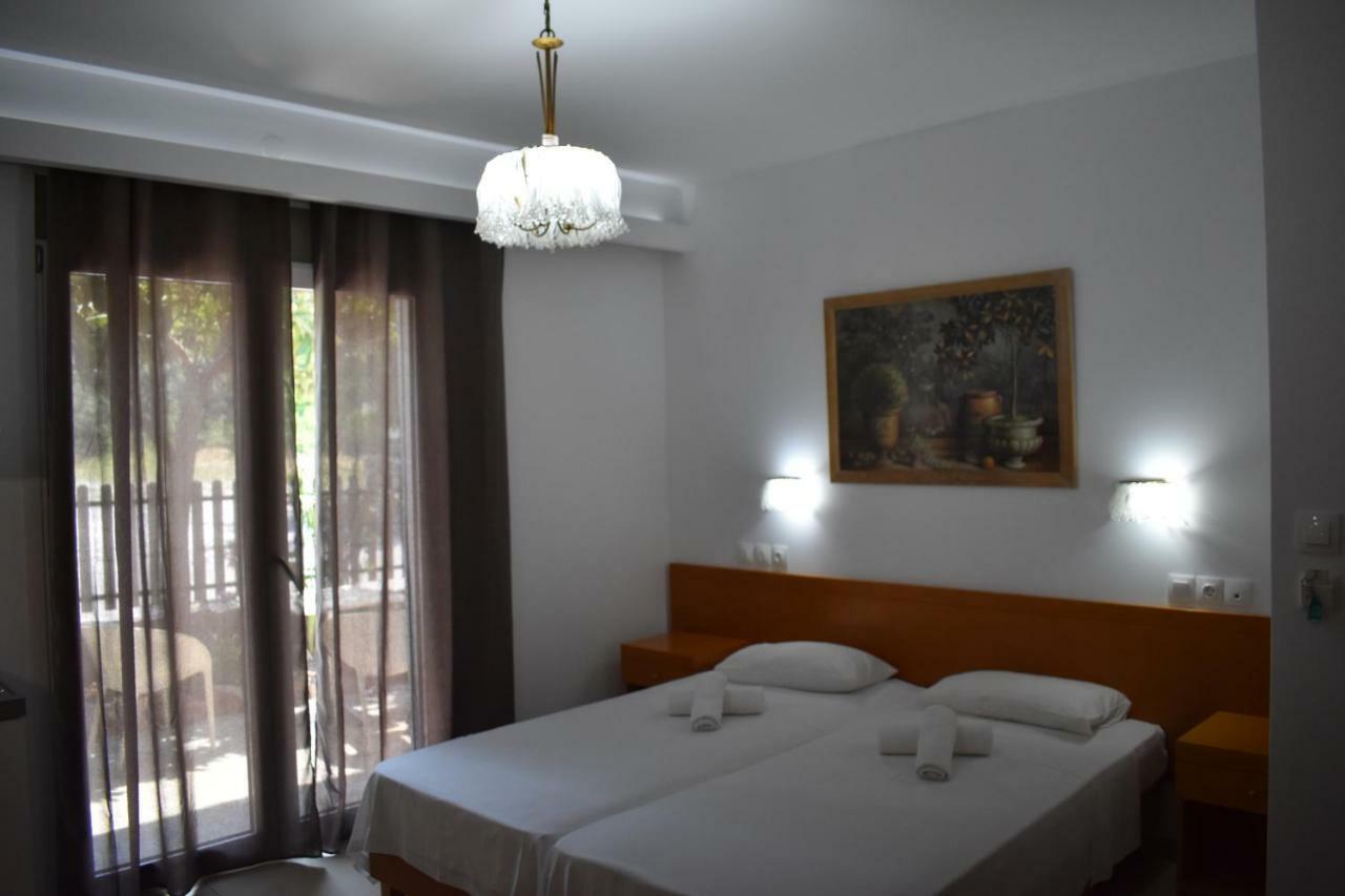 Hotel Ritsa Kaména Voúrla Eksteriør bilde